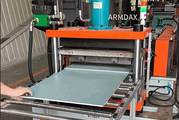 What Factory Should Purchase a Roll Forming Machine?