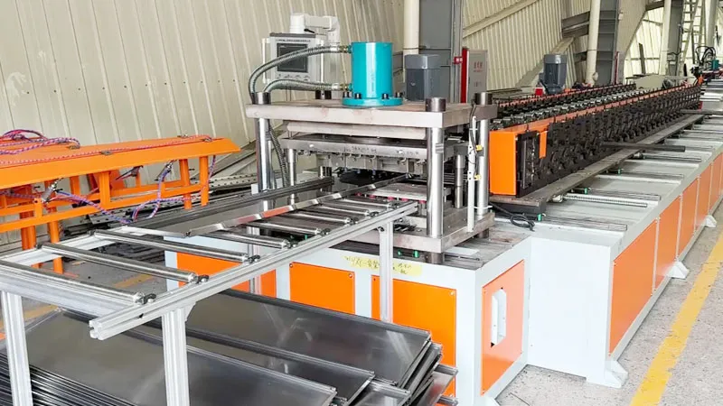 1761546376961278.webp roll forming machine for shelf factory.webp