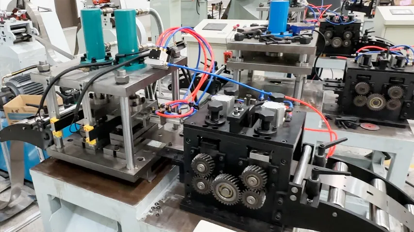 Pre-punching-system of round tube line.webp